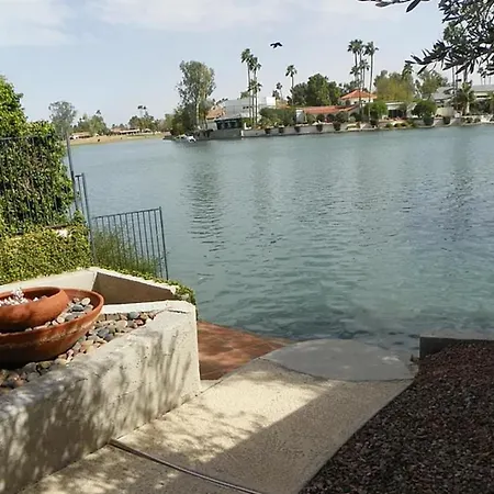 Lakefront Home With Pool And Wifi